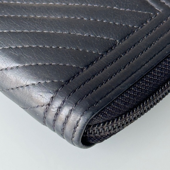 SOLD❌ Chanel Boy Zipped Wallet - Picture 3 of 13